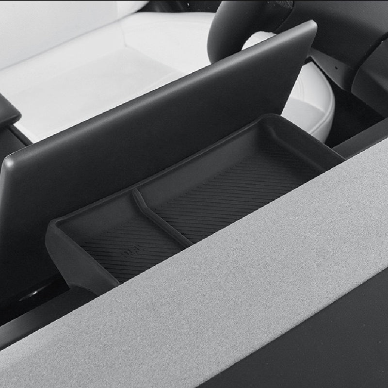 Säilytyshylly näytön takana - malli 3 2024+/malli Y 2025+